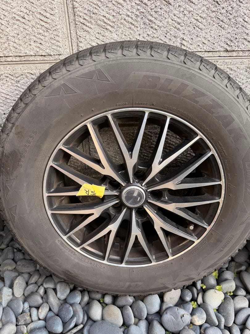 デリカD5 16インチ スタッドレスタイヤ　ホイールセット