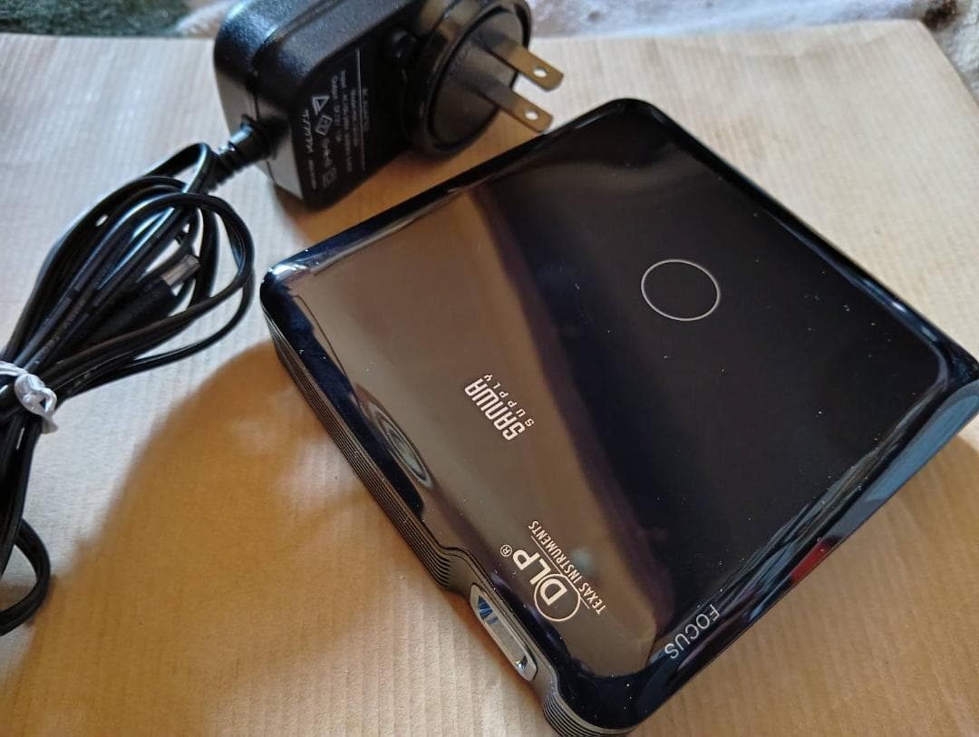 サンワサプライ モバイルプロジェクター PRJ-3N 本体、電源、取説、ポーチ