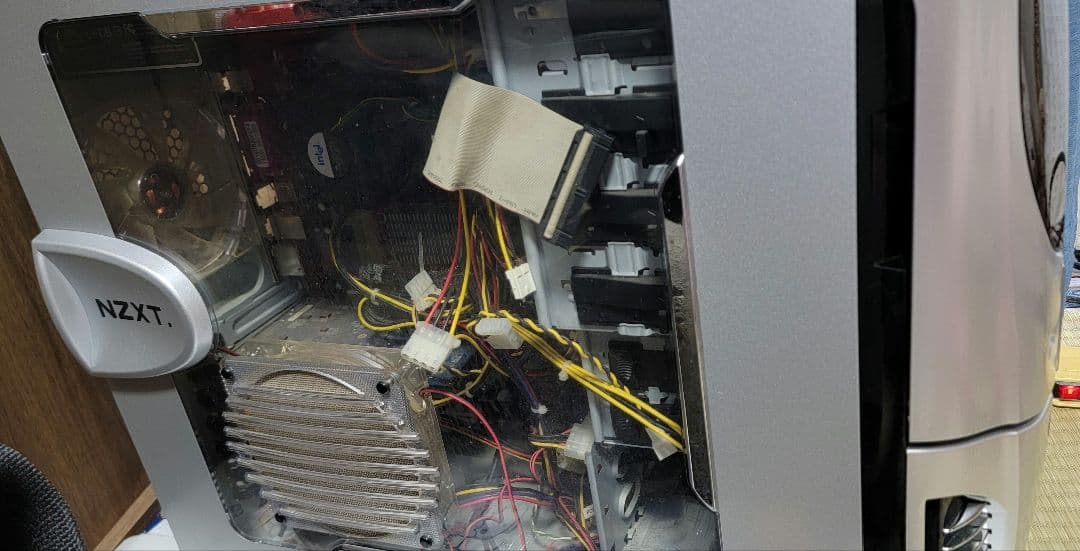 【PCケース】NZXT APOLLO シルバー ケースのみ