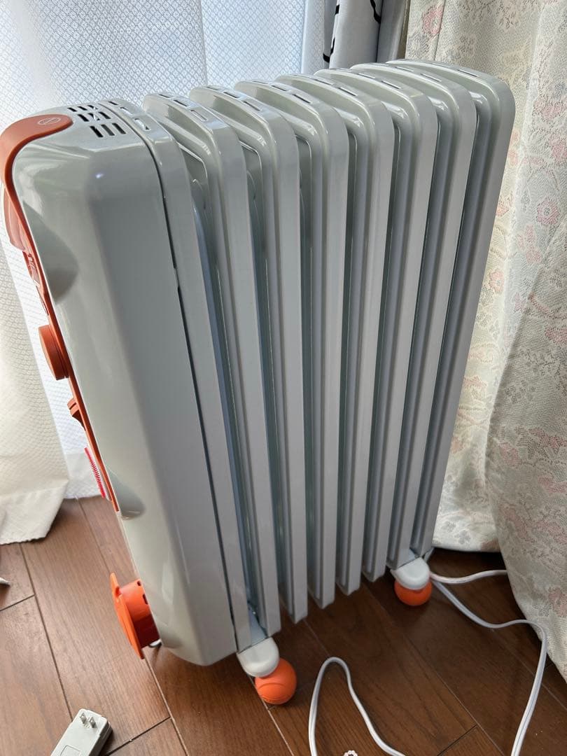 De'Longhi オイルヒーター ホワイト/オレンジ