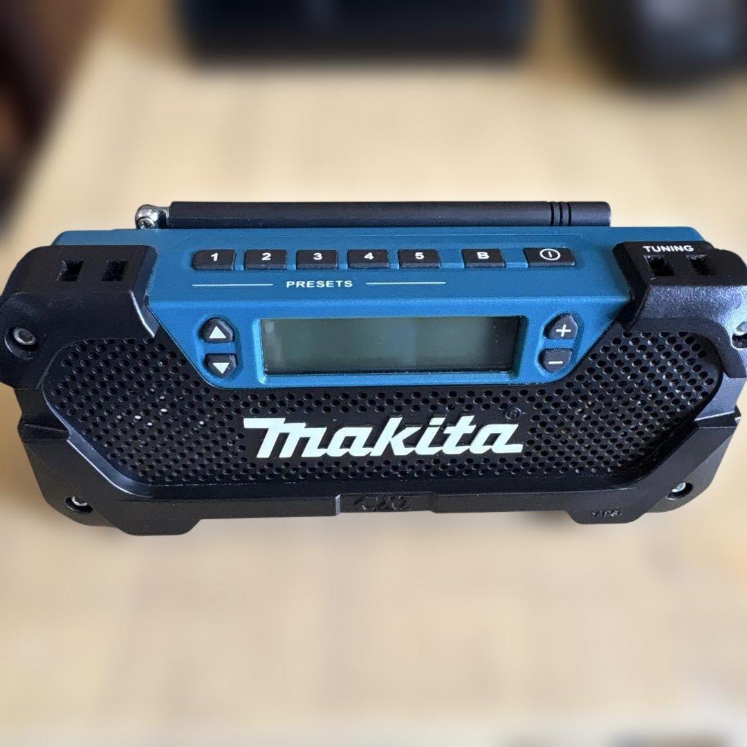 Makita MR052 ラジオ（セット）