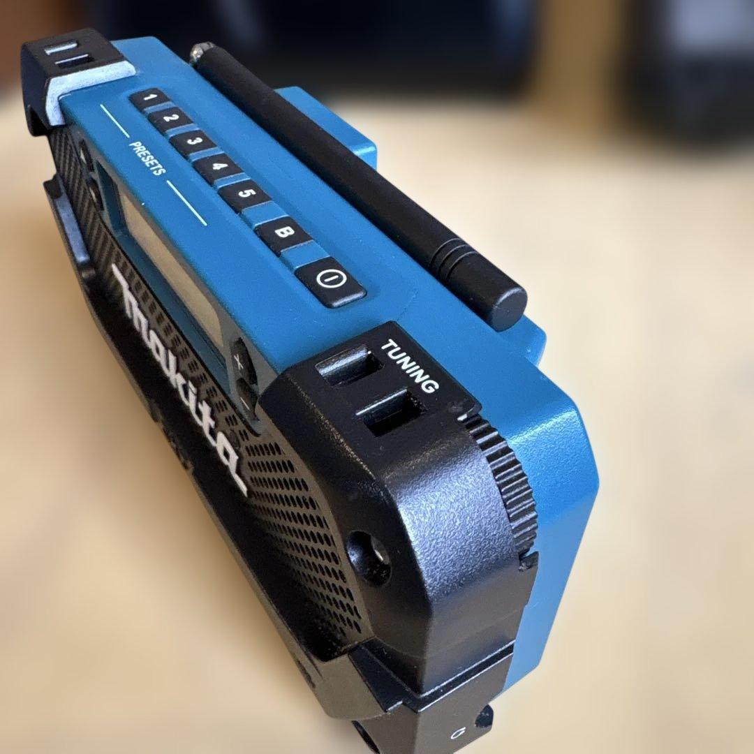 Makita MR052 ラジオ（セット）
