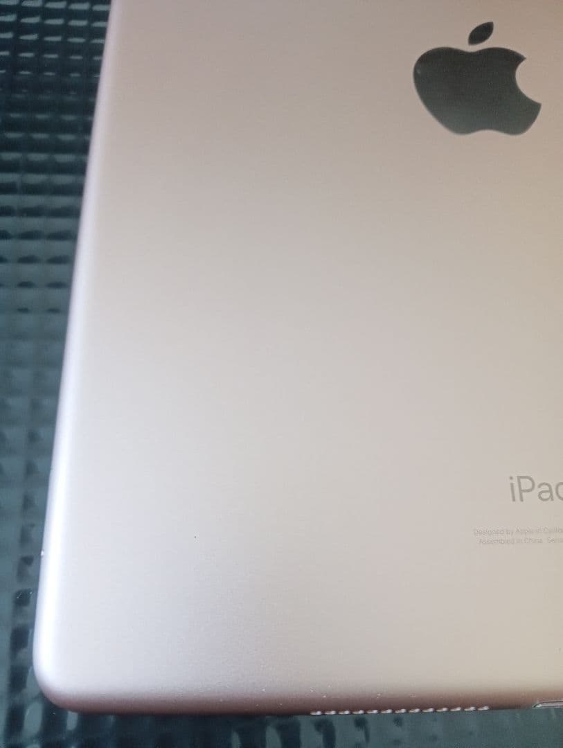 iPad8世代　32g キャリアau