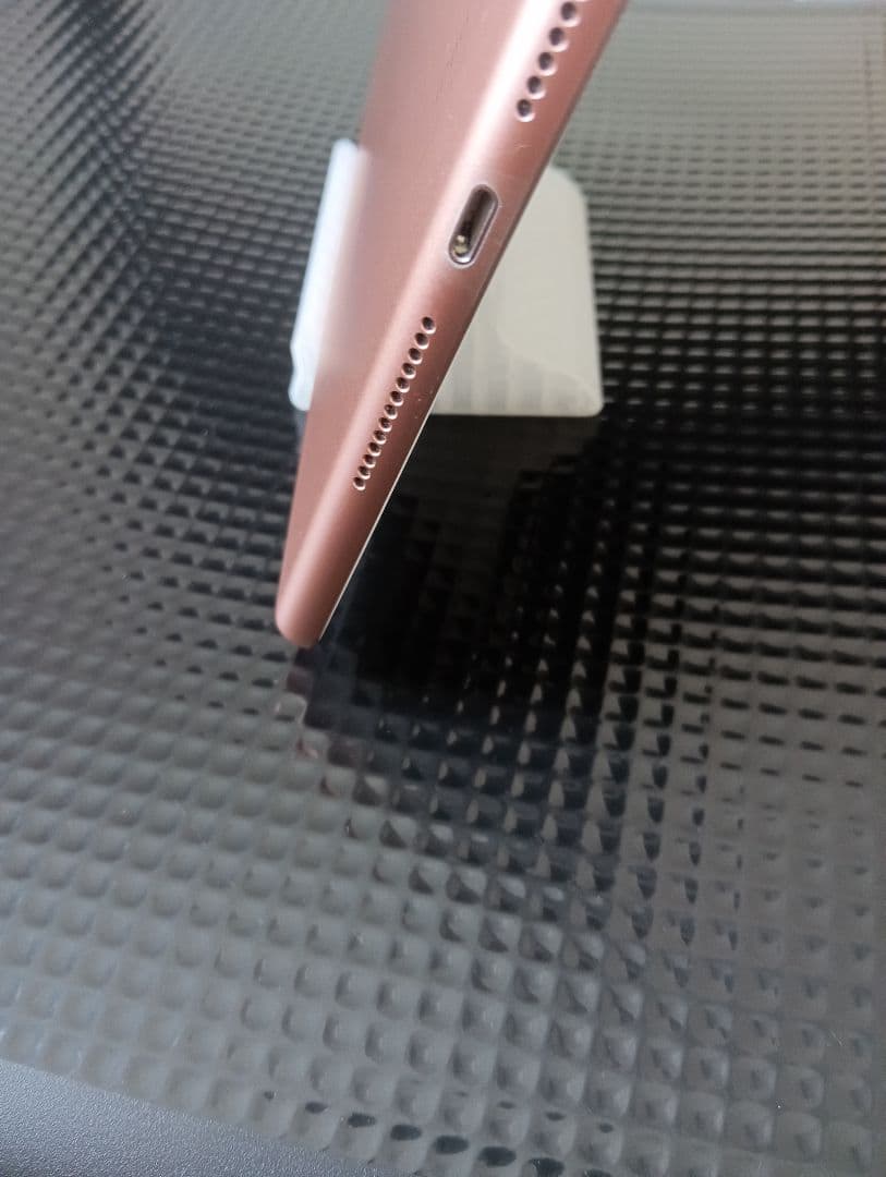 iPad8世代　32g キャリアau