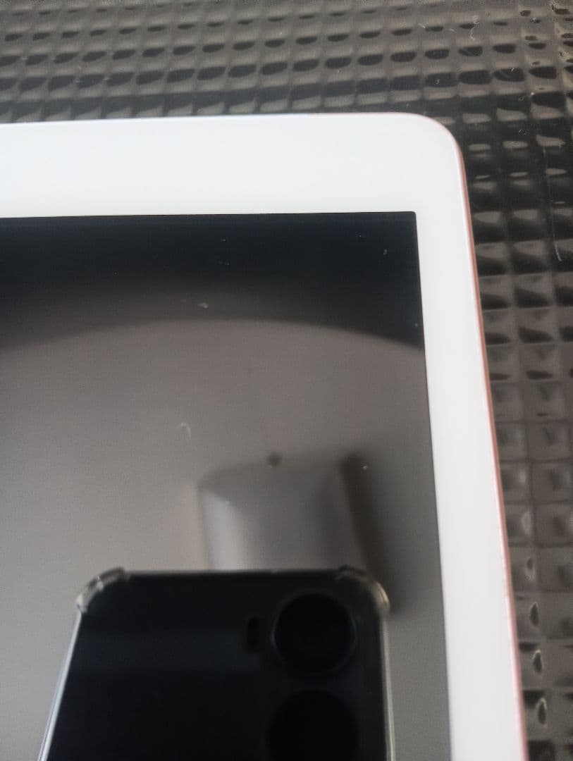 iPad8世代　32g キャリアau