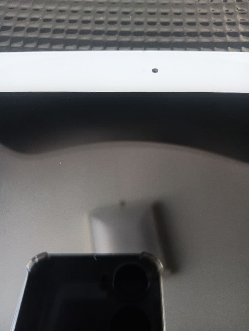 iPad8世代　32g キャリアau