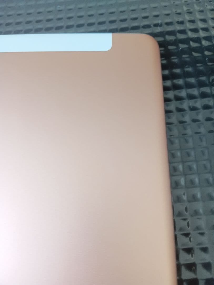 iPad8世代　32g キャリアau