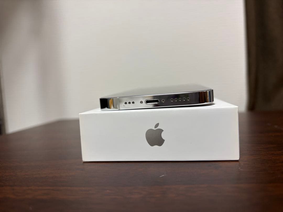 【美品】iPhone 14Proシルバー128GB＆付属品多数‪☆修復歴なし‎