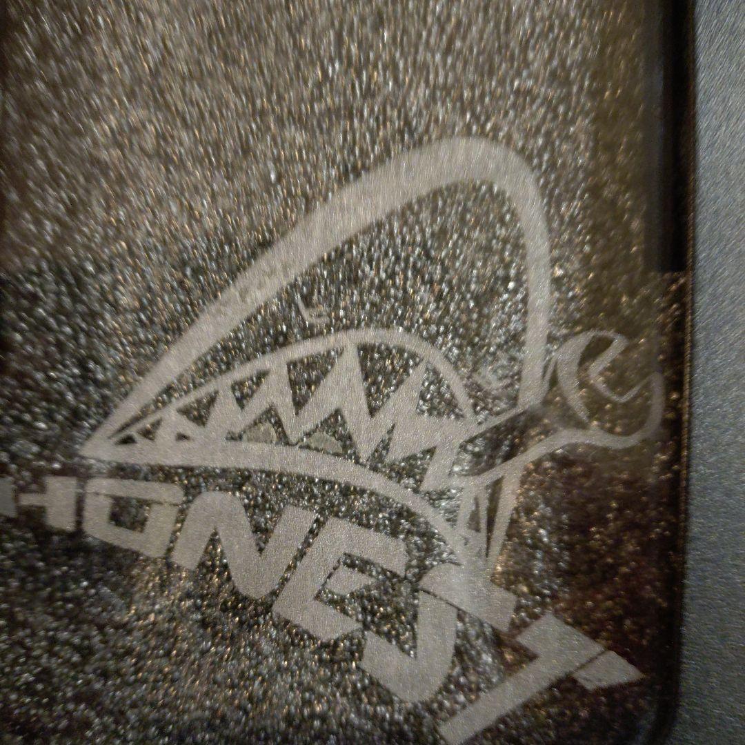 HONEST シャークロゴ ハイエース給油口カバー