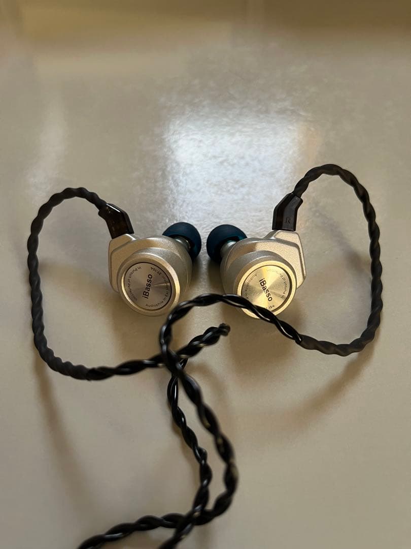 『美品』iBasso Audio 3T-154 オーディオファイル用イヤホン