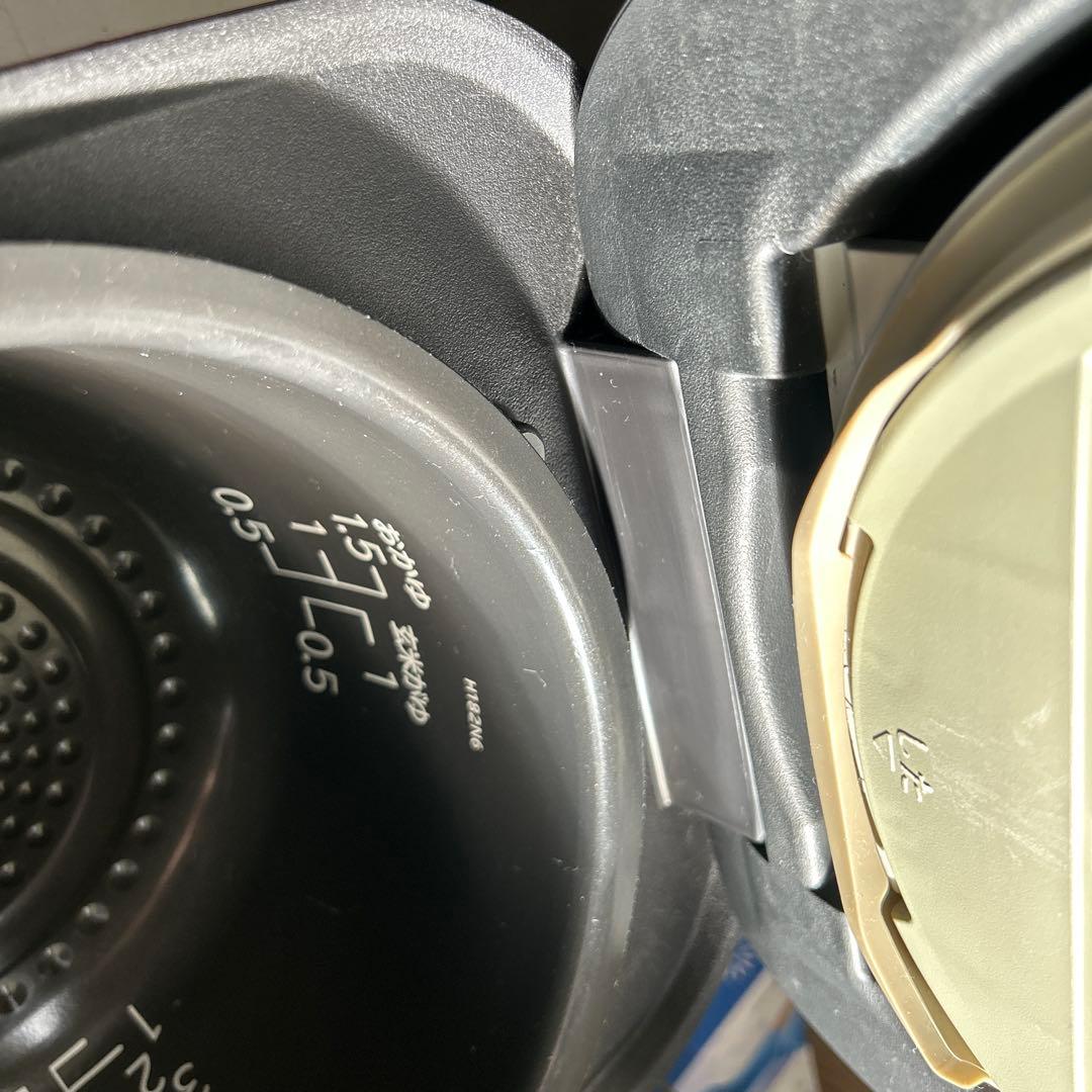 HITACHI 5.5合 圧力スチーム RZ-TS105M 炊飯器 22年製