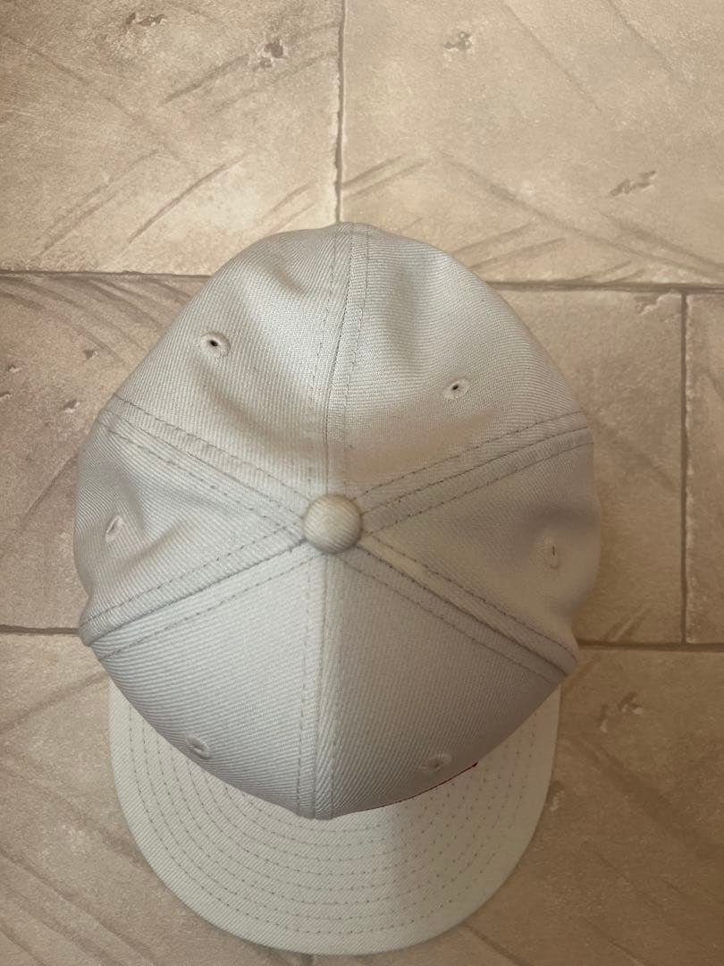 Supreme ニューエラ　白　ベースボールキャップ 7 1/2
