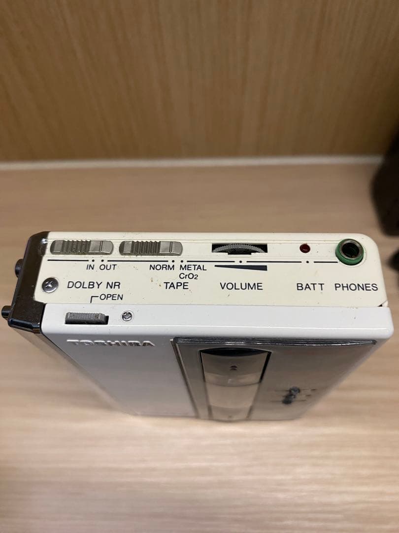 TOSHIBA カセットプレーヤー Walyk KY-PS20 専用付属品付