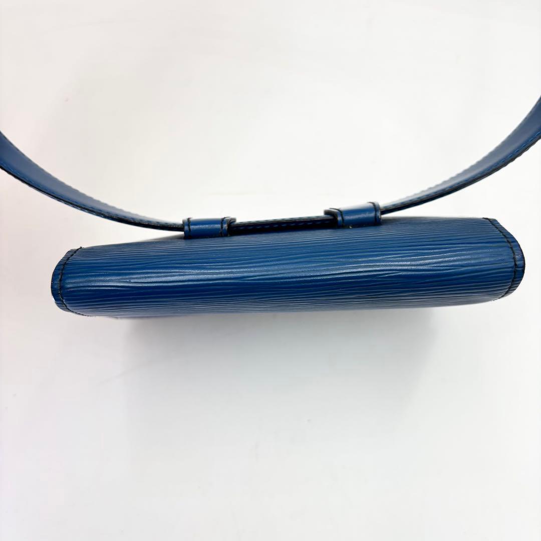 ★Louis Vuitton エピ　サンチュール・ティルシット　ボディバッグ