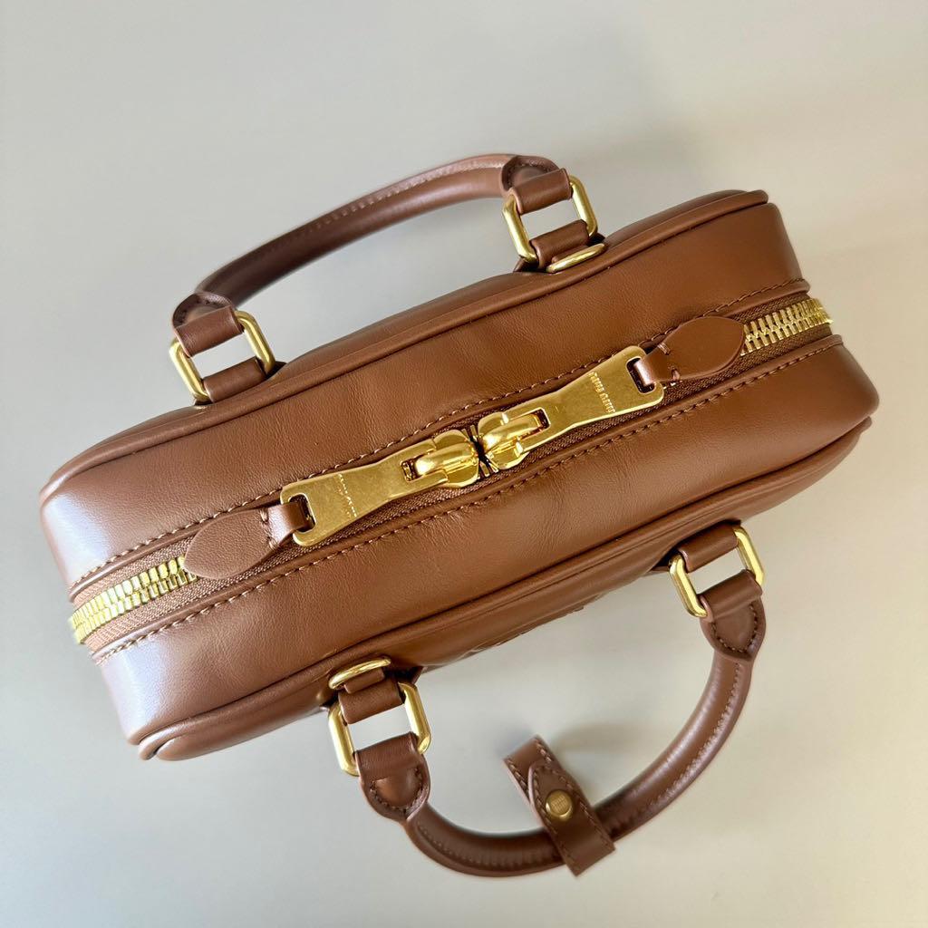 MIUMIU　キャラメル色ハンドバッグ　ショルダーバッグ