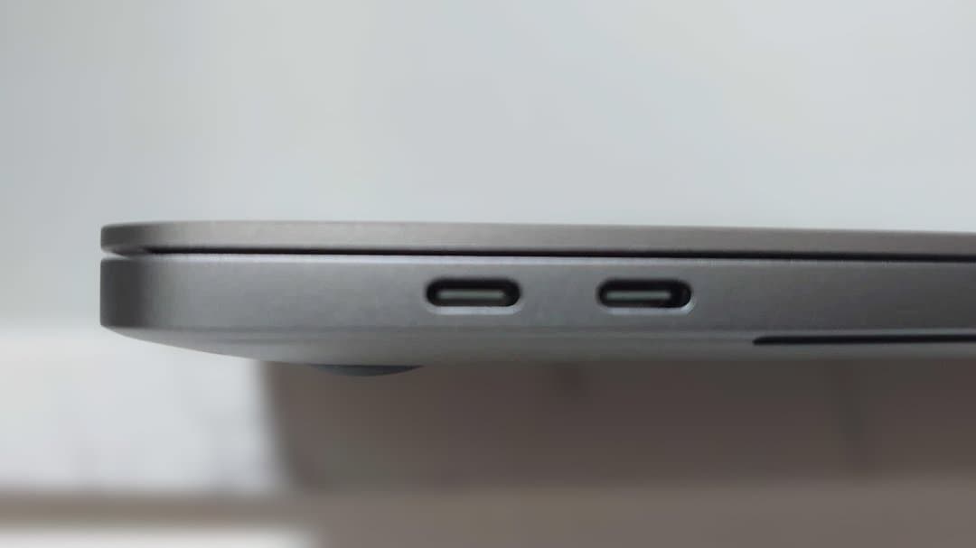 極上/充放電124回MacBook Pro 16 i9/32GB/SSD 2TB