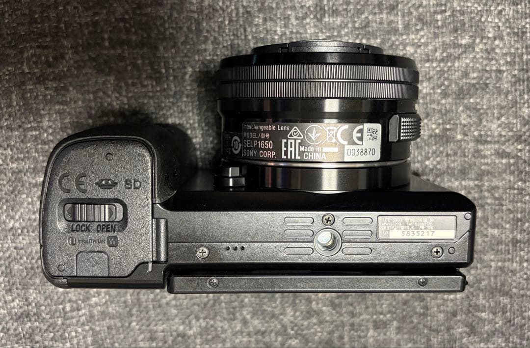 Sony α6000 ミラーレス一眼 カメラセット 海外版