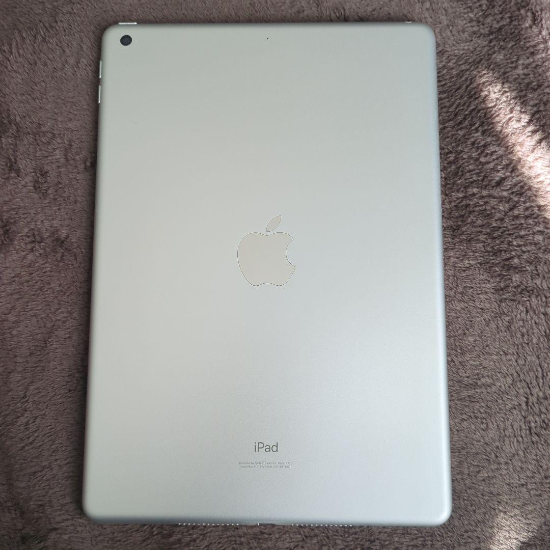 Apple iPad 8世代10.2インチ シルバー 本体