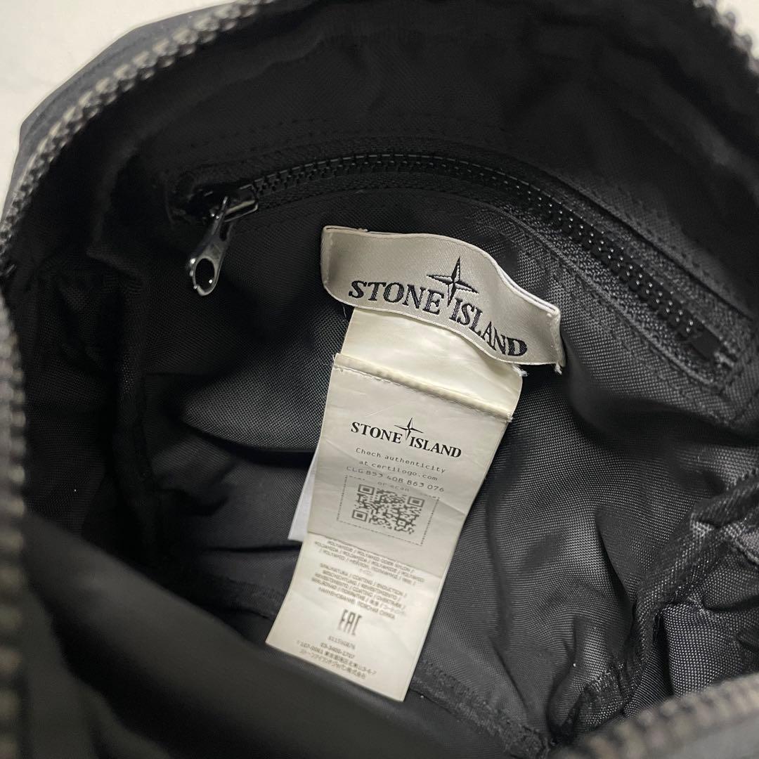 STONE  ECONYLショルダーバッグ BLACK