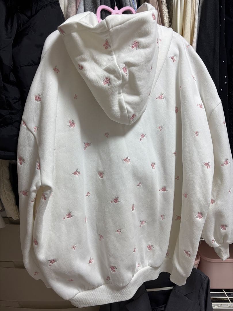 ダーリッチ フラワーエンブロイダリービッグフーディ