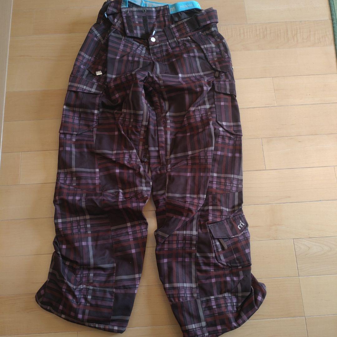 女性用、スノーボードウェア（上下）、手袋、ゴーグルの4点セット