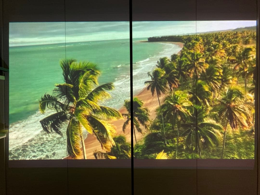 薄型軽量！EPSON EB-1776W 映像がキレイで持ち運びがらくらく