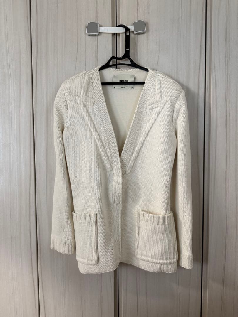 FENDI 白ニット　ジャケット