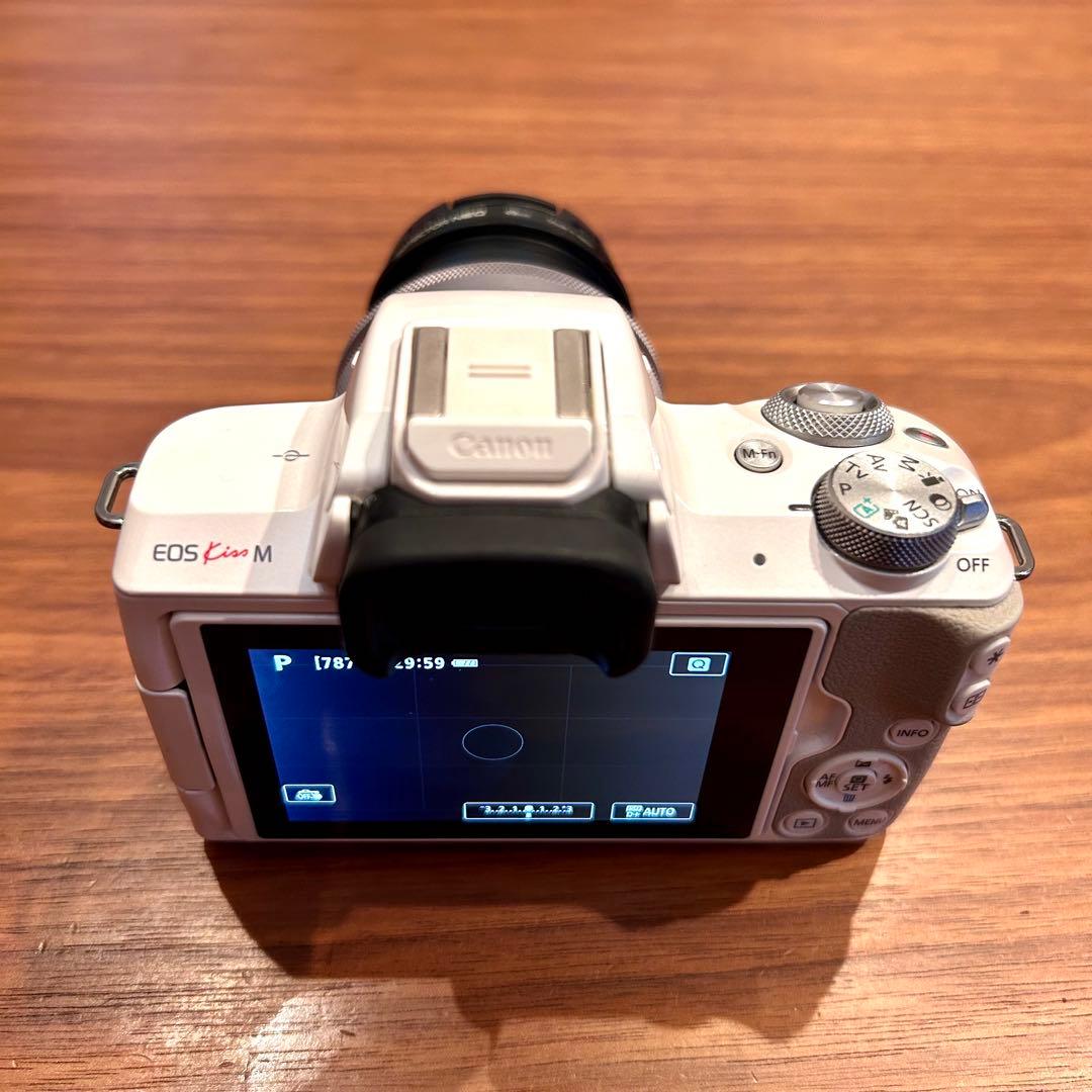 Canon EOS Kiss m ミラーレスカメラ ホワイト 望遠レンズ付き