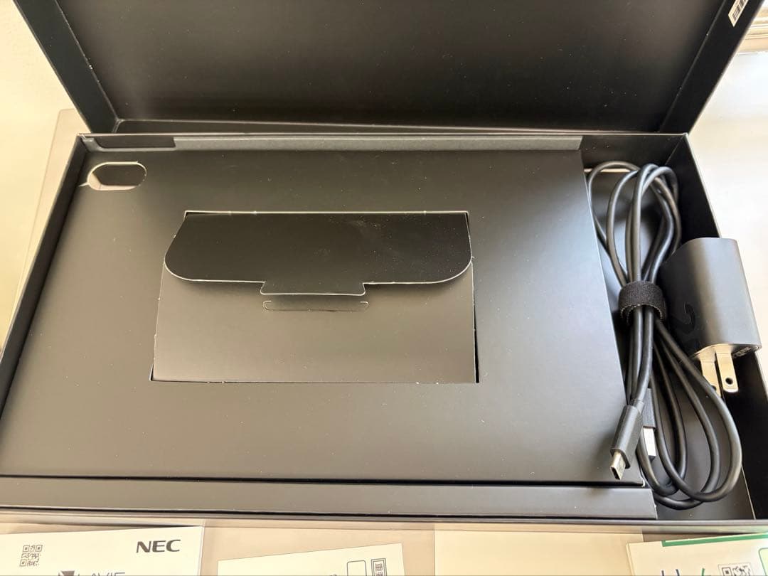 NEC LAVIE T111 タブレット