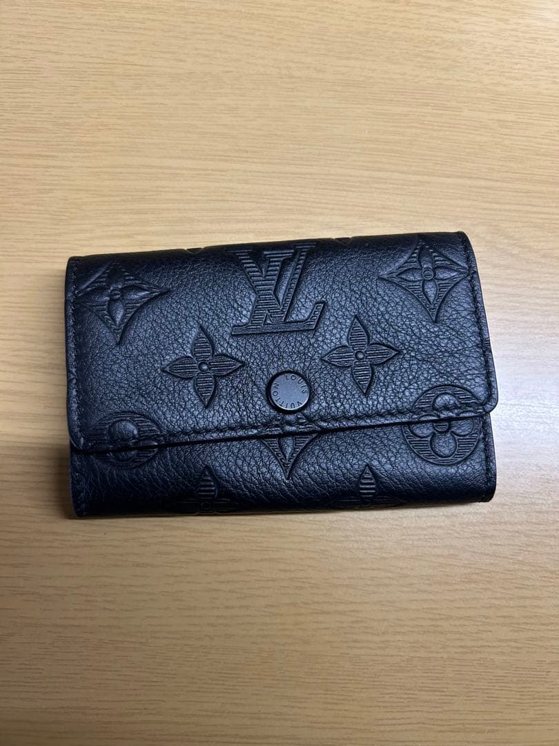 Louis Vuitton ブラック レザー キーケース