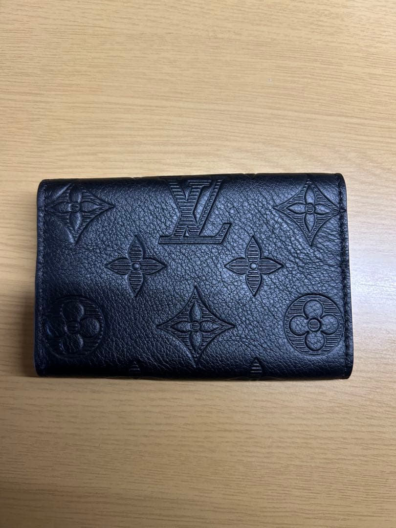 Louis Vuitton ブラック レザー キーケース