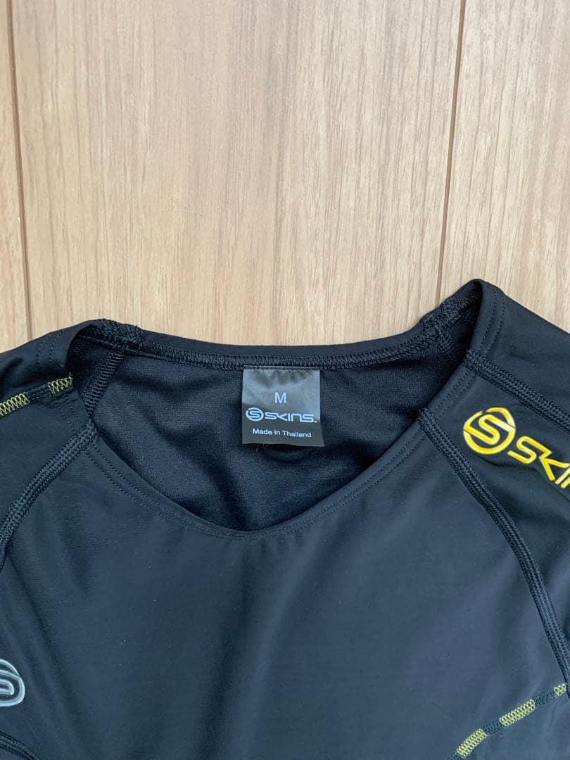 SKINS コンプレッション DNAMIC 長袖トップ、ロングタイツセットM