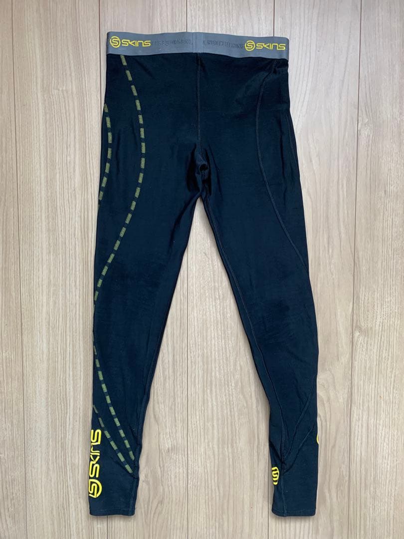 SKINS コンプレッション DNAMIC 長袖トップ、ロングタイツセットM