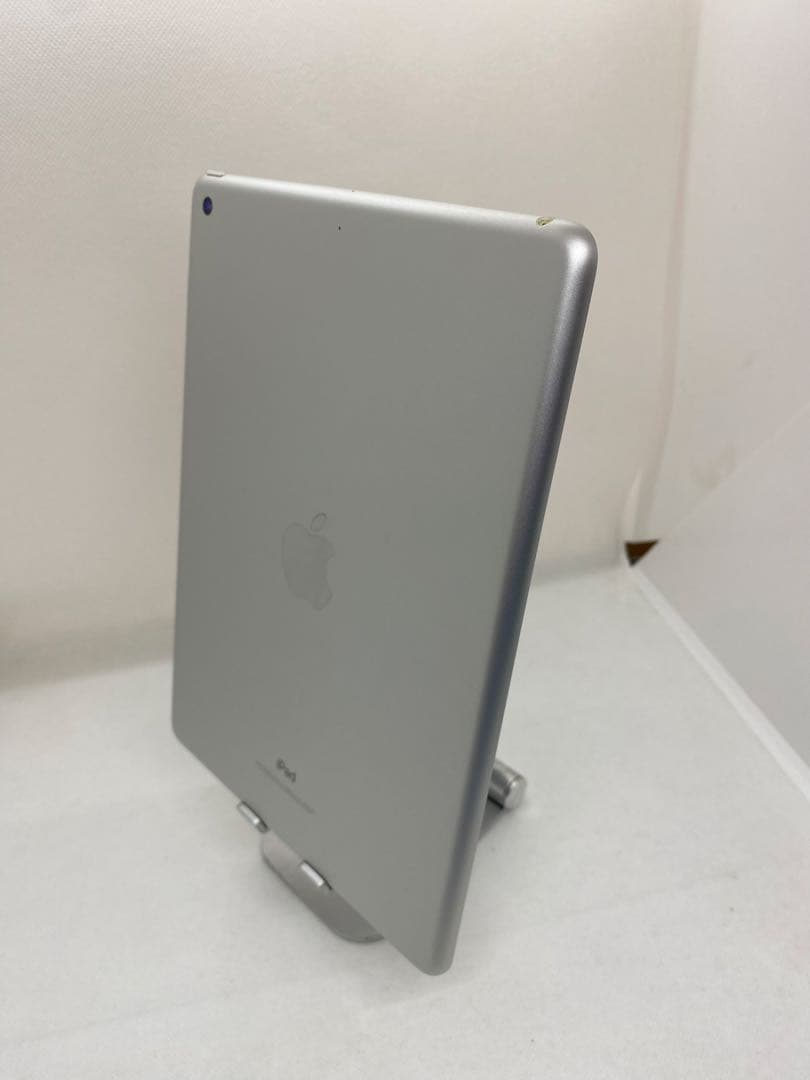 iPad 第6世代 32GB 本体 ZJF8K