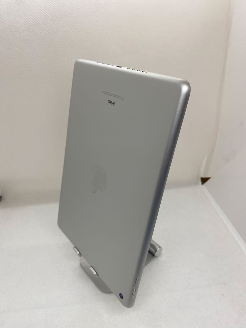 iPad 第6世代 32GB 本体 ZJF8K