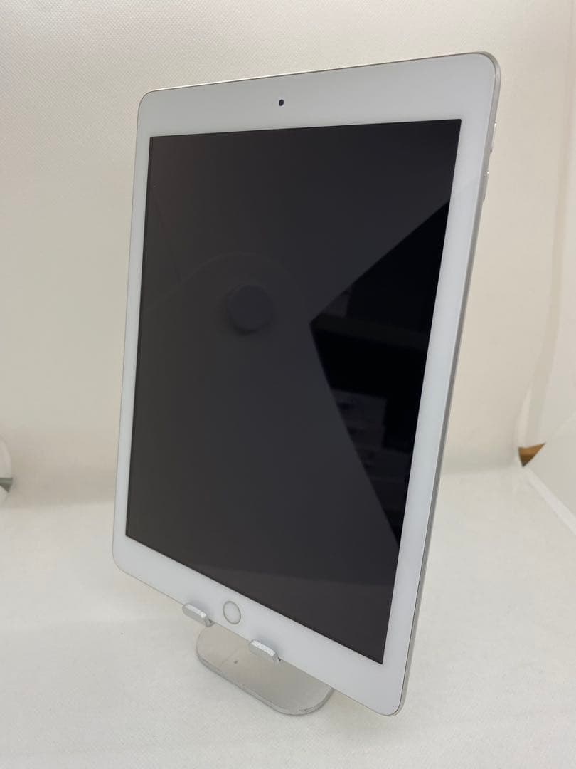 iPad 第6世代 32GB 本体 ZJF8K