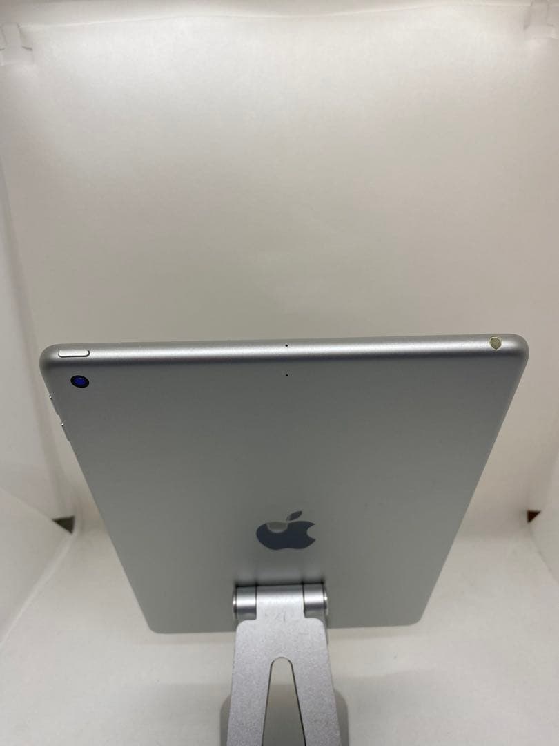 iPad 第6世代 32GB 本体 ZJF8K