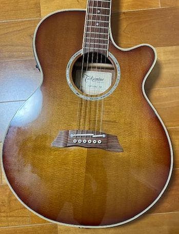 初心者も、エレキ奏者も弾きやすい薄胴エレアコ、タカミネTSP138C TB