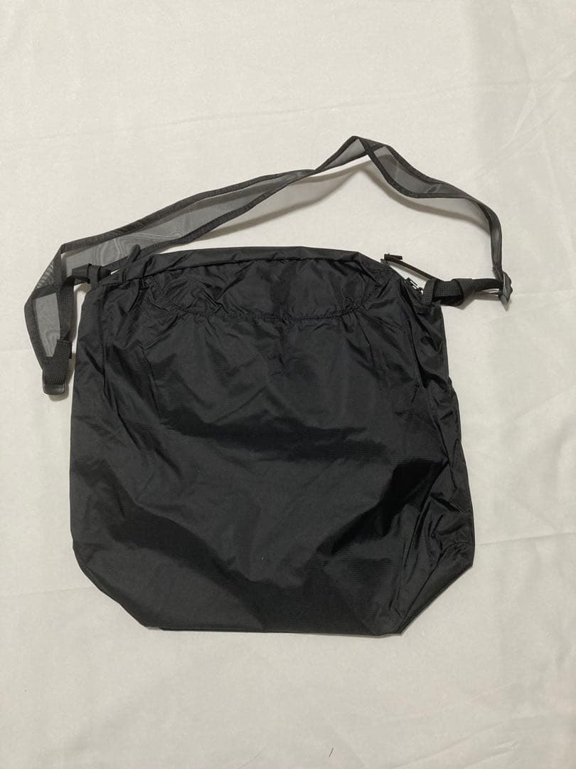 Arc'teryx ブラック ショルダーバッグ