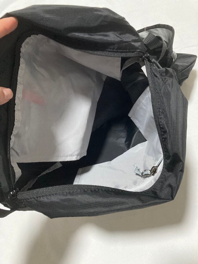 Arc'teryx ブラック ショルダーバッグ