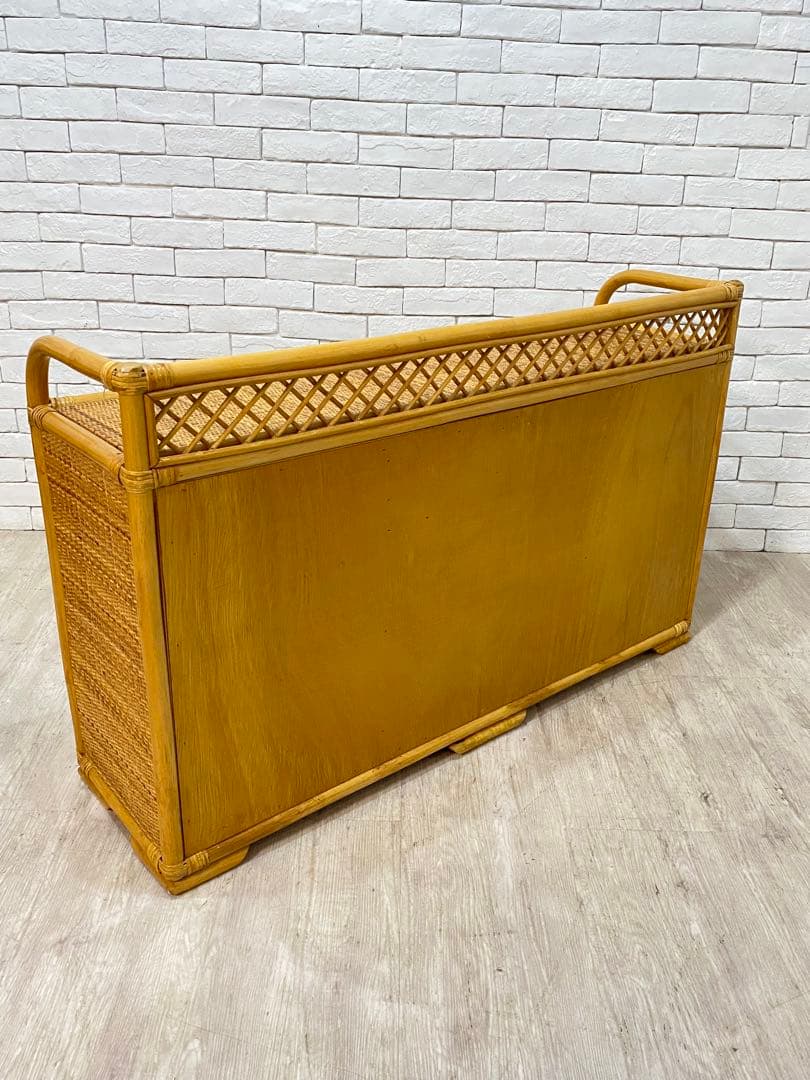 【東京都23区配送無料】ビンテージ　ラタン　チェスト　棚　サイドボード　収納　籠