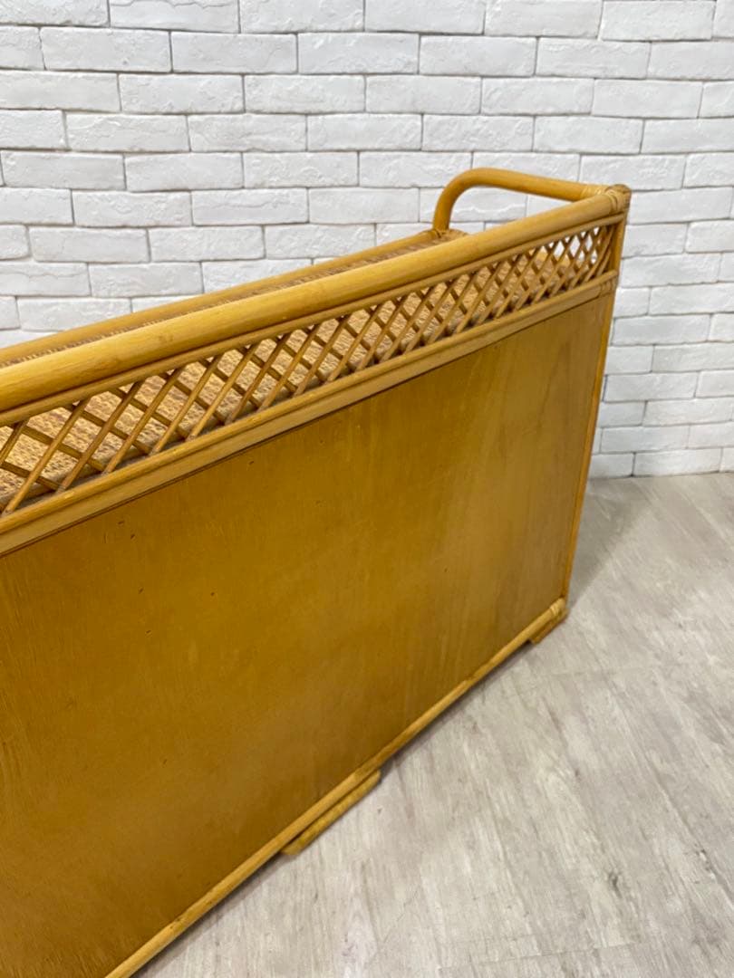 【東京都23区配送無料】ビンテージ　ラタン　チェスト　棚　サイドボード　収納　籠