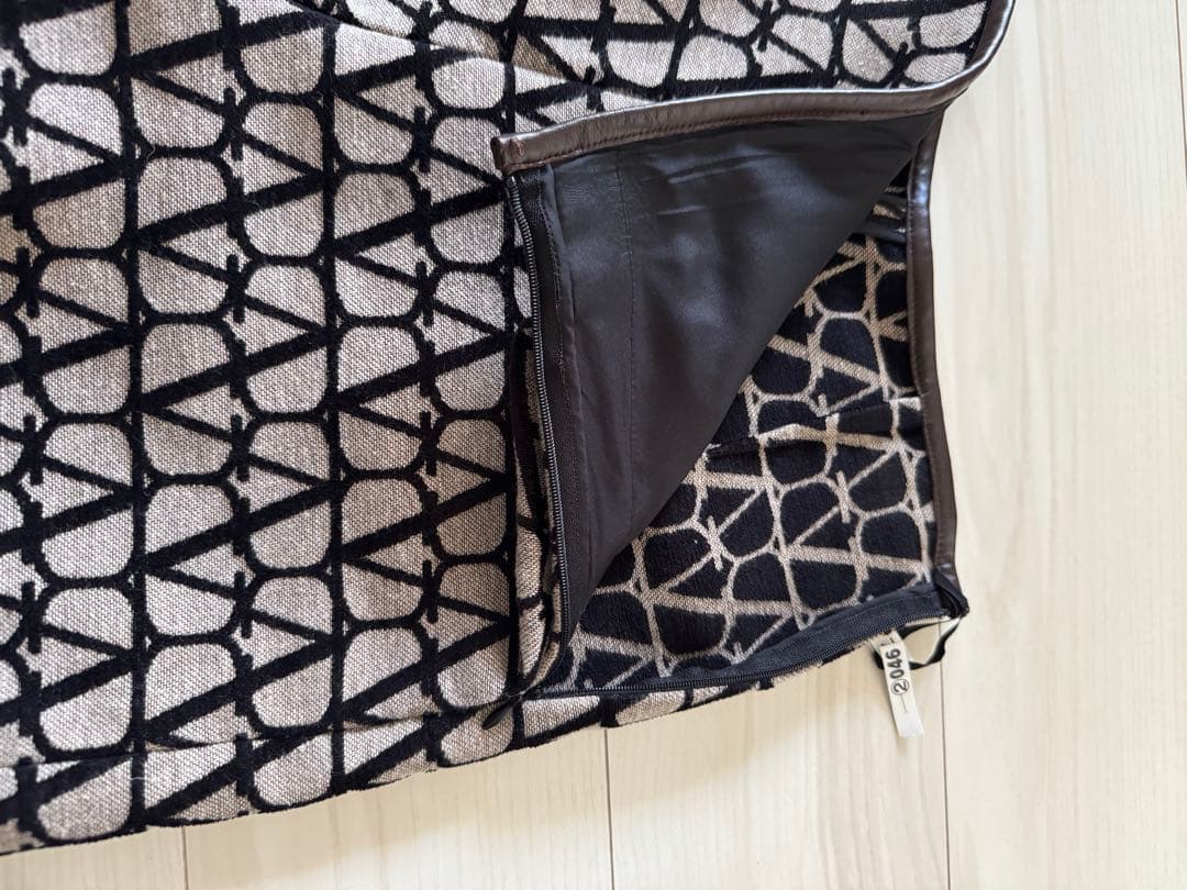 ヴァレンティノ ショートパンツ ロゴ 38