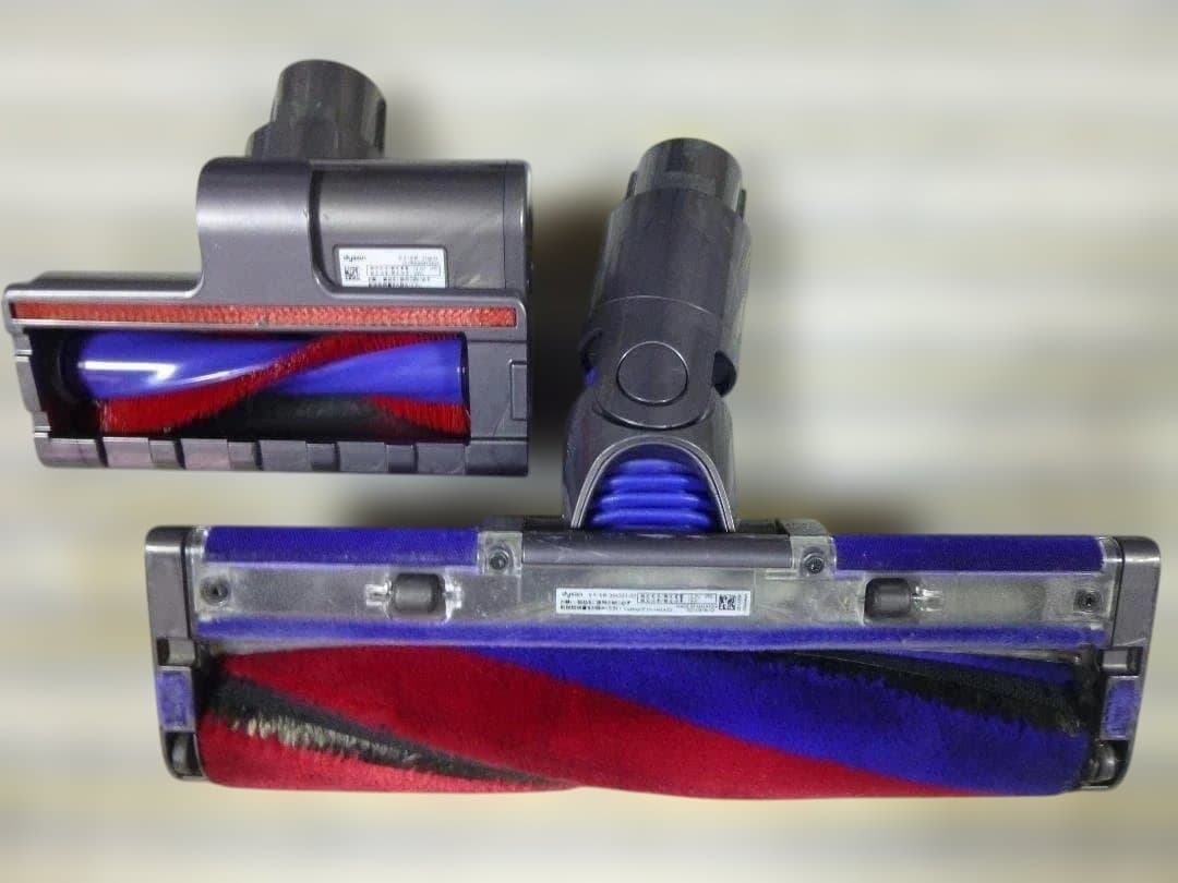 新品なので安心　ダイソンSV18　本体は未使用品　純正充電スタンド付