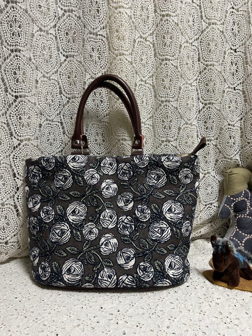 専用　ミナペルホネンハンドメイド　rosyブラウン 本革持ち手，楕円底トートL