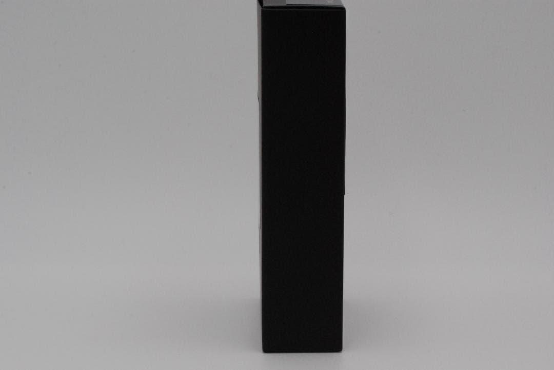 ライカ　ゾフォート２　キャリングストラップ　ブラックｘレッド　新品・未開封