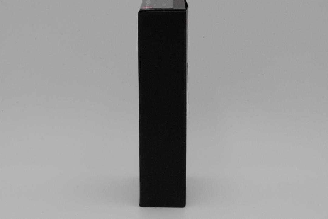 ライカ　ゾフォート２　キャリングストラップ　ブラックｘレッド　新品・未開封