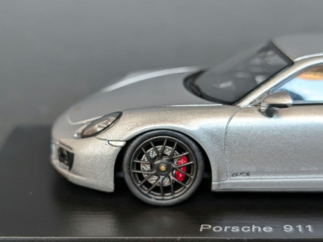 スパーク 1/43 Porsche 911 カレラ4 GTS 2018 シルバー