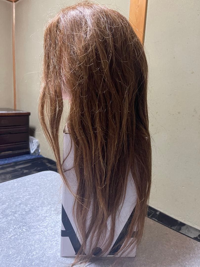 N.B.A.A. ブラウンロングウィッグ