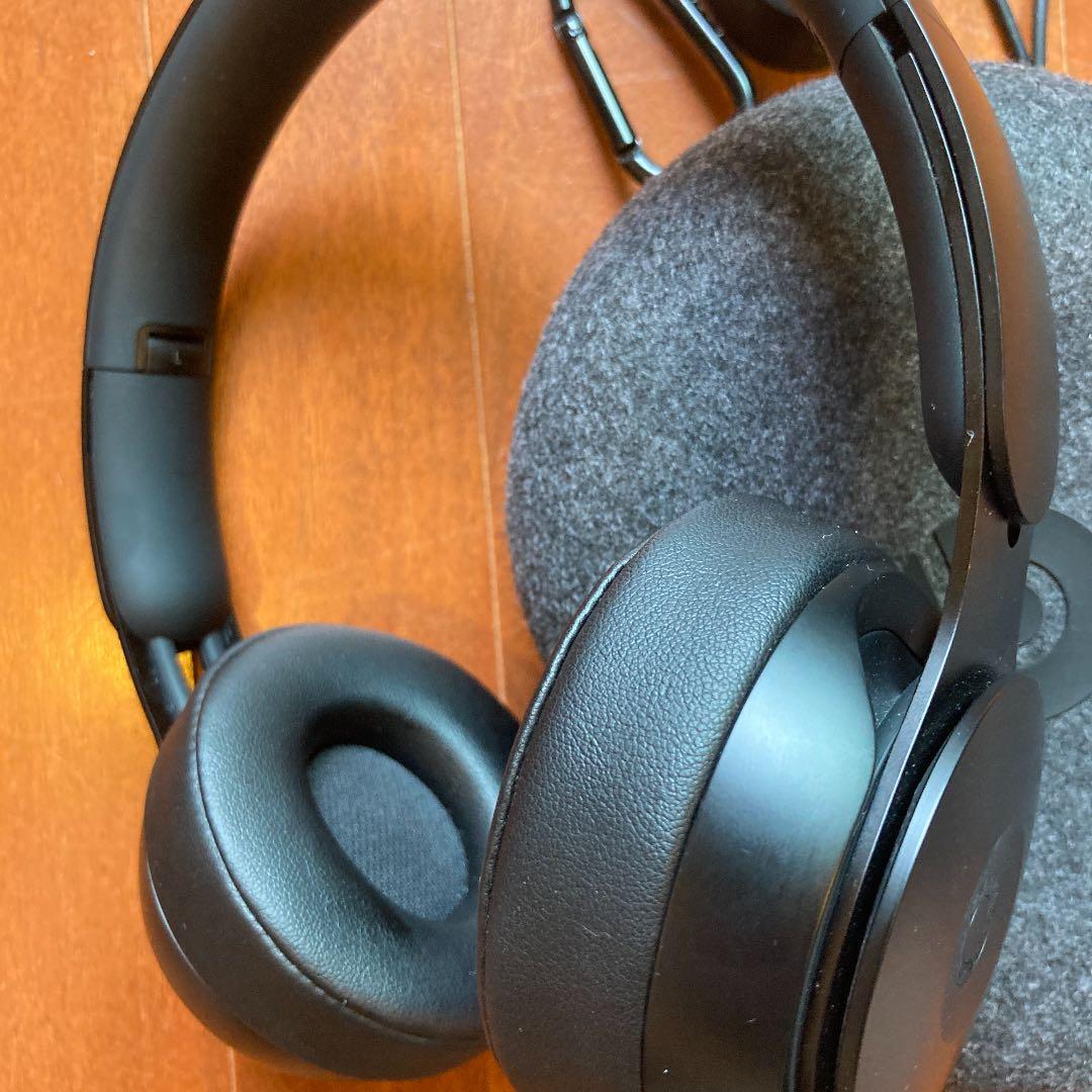 ヘッドホン Beats solo pro (color: black)